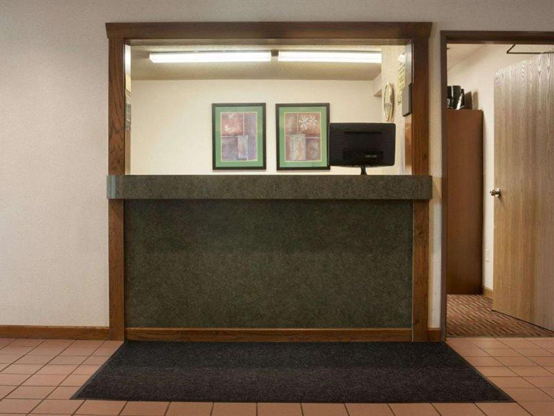 Super 8 By Wyndham Peoria Μοτέλ Εξωτερικό φωτογραφία