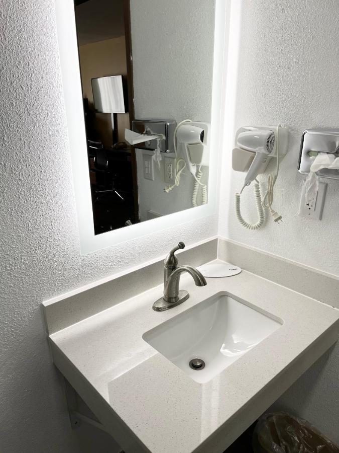 Super 8 By Wyndham Peoria Μοτέλ Εξωτερικό φωτογραφία