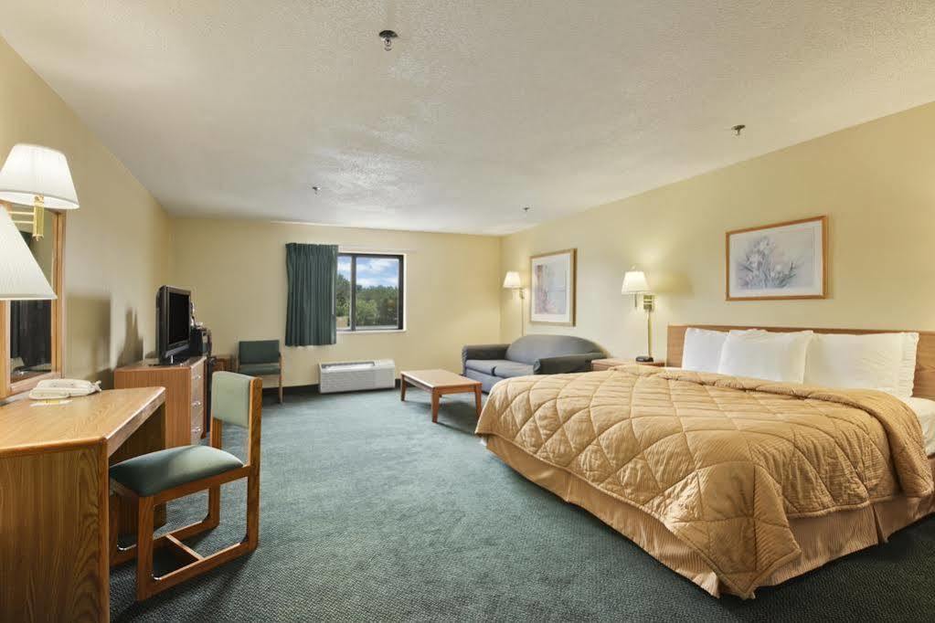 Super 8 By Wyndham Peoria Μοτέλ Εξωτερικό φωτογραφία